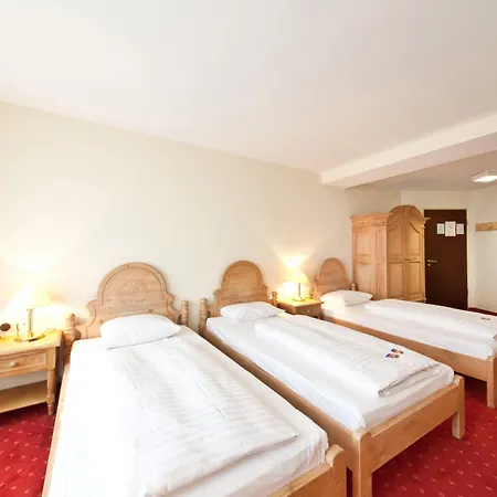 Garner - Main Station By Ihg 4*