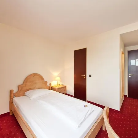 Madison Hotel 4*