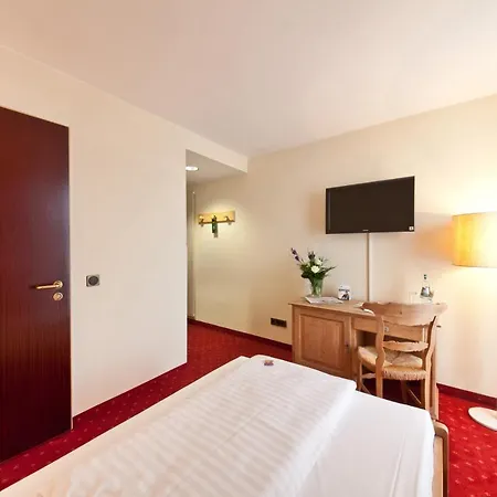 Madison Hotel 4*