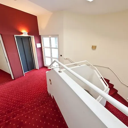 Madison Hotel 4*