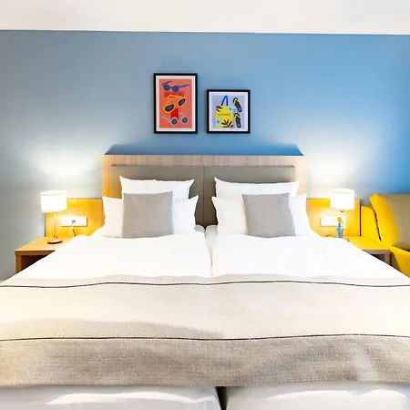 Garner - Main Station By Ihg Отель 4*