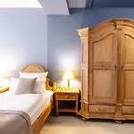 Garner - Main Station By Ihg 4*