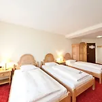 Garner - Main Station By Ihg 4*