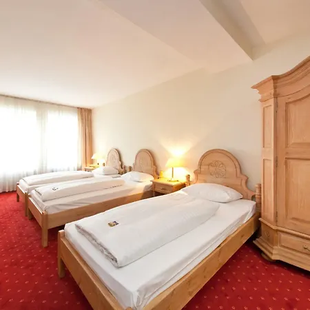 Madison 4*