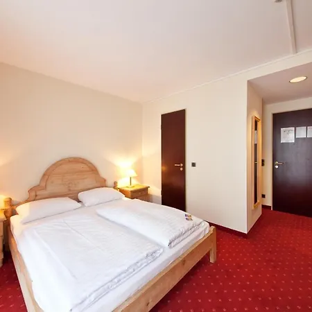 Madison Hotel 4*
