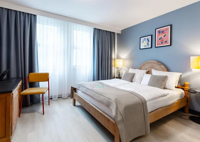 Garner - Main Station By Ihg מלון 4*