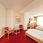 Garner - Main Station By Ihg 4*