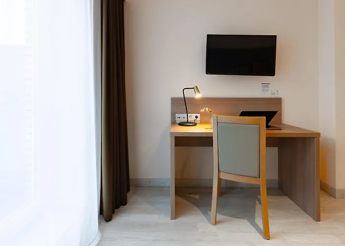 Garner - Main Station By Ihg 4*